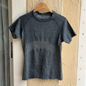 FIGS Short Sleeve Underscrubs Graphite Size Large